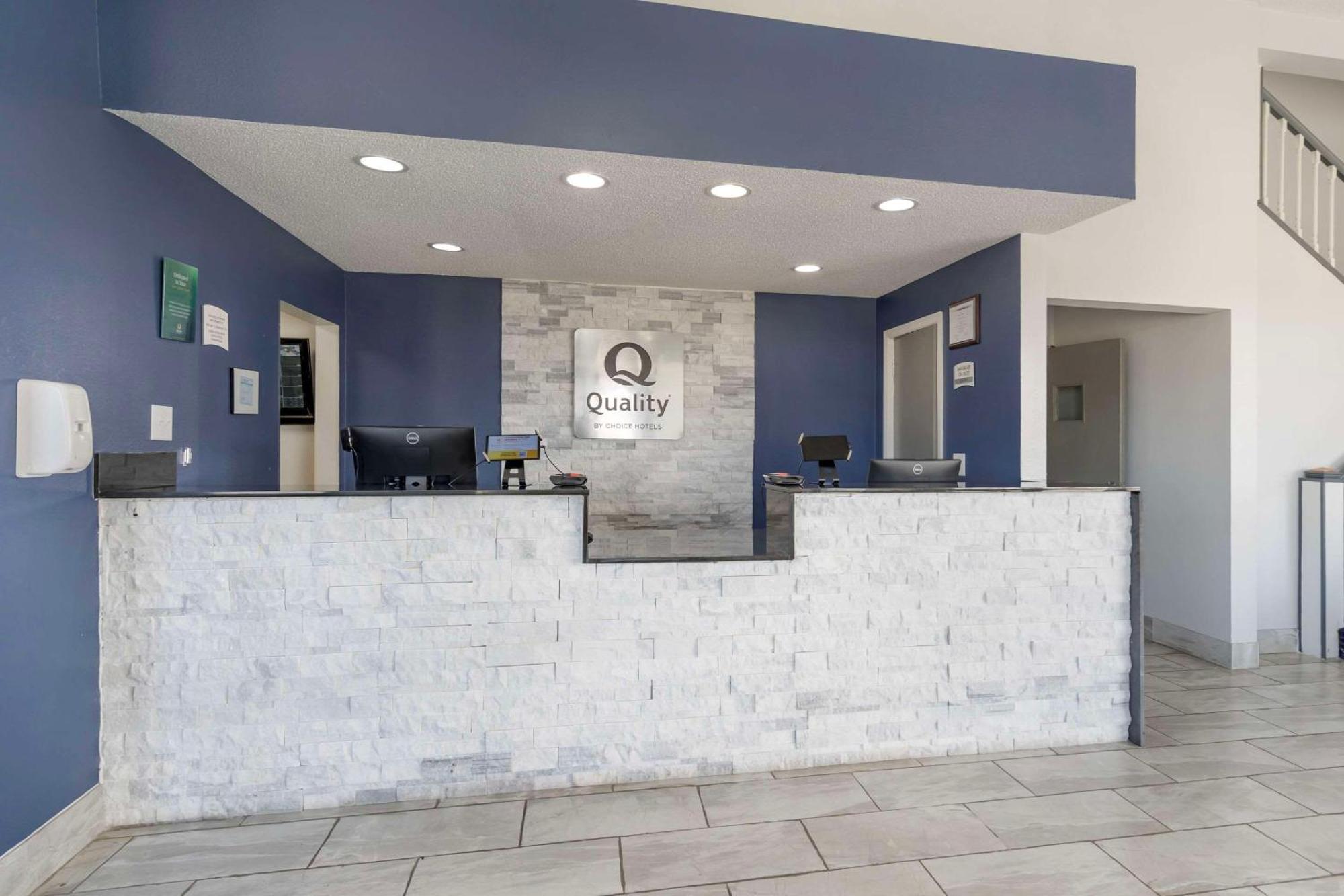 Quality Inn & Suites Bloomington University Area Экстерьер фото